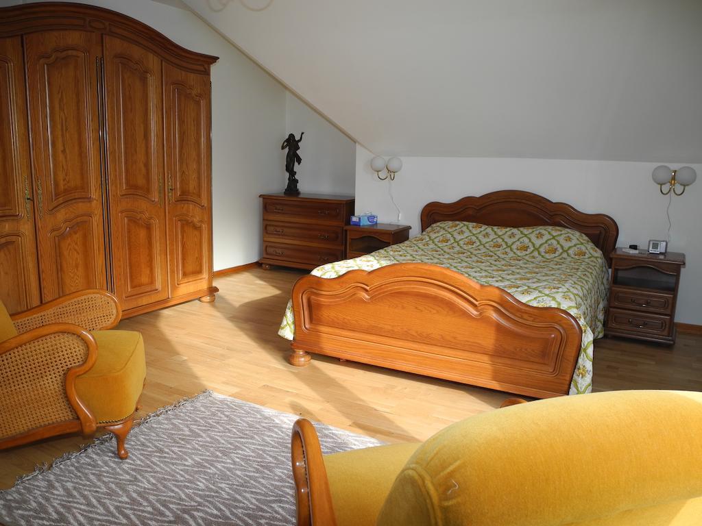 Au Pied Du Chateau Lichtenberg Стая снимка