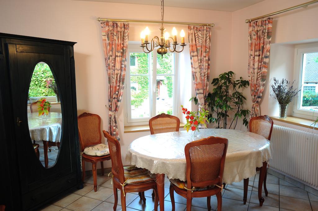 Au Pied Du Chateau Lichtenberg Стая снимка